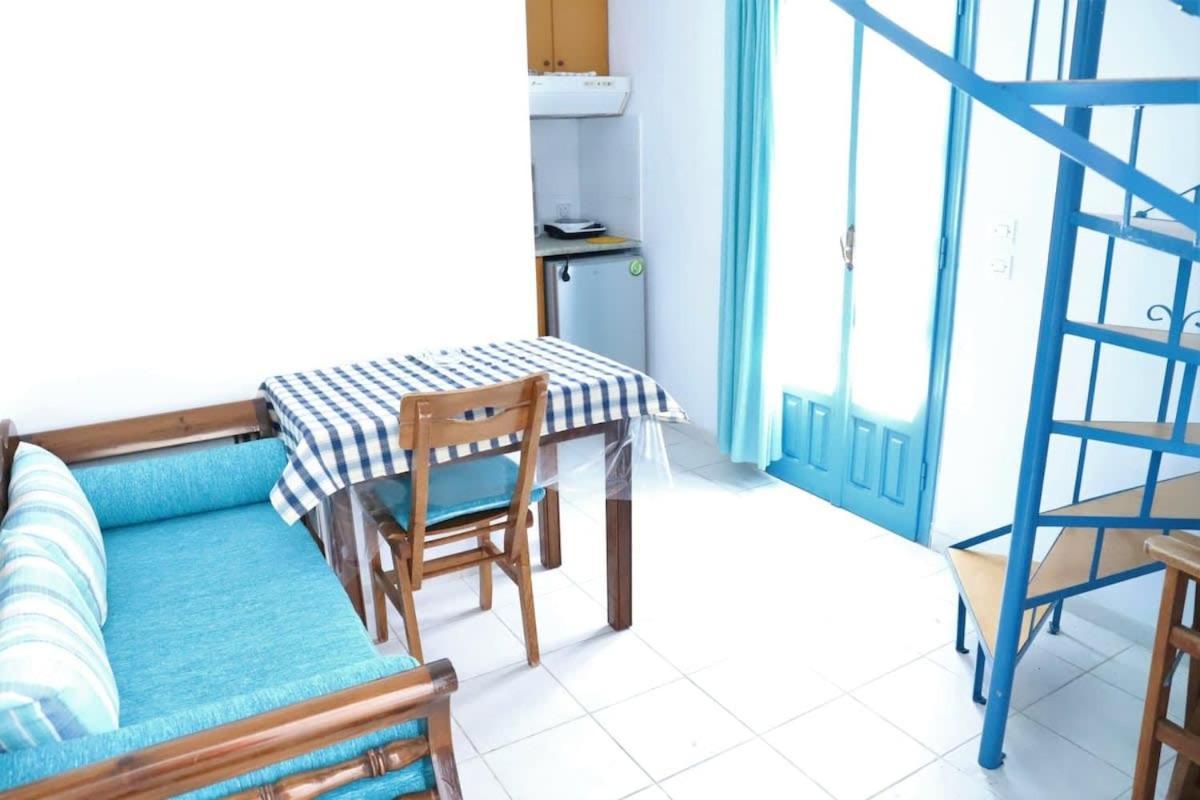 Santorini Seaside Retreat - Flora'S Summer Escape Perísza Kültér fotó