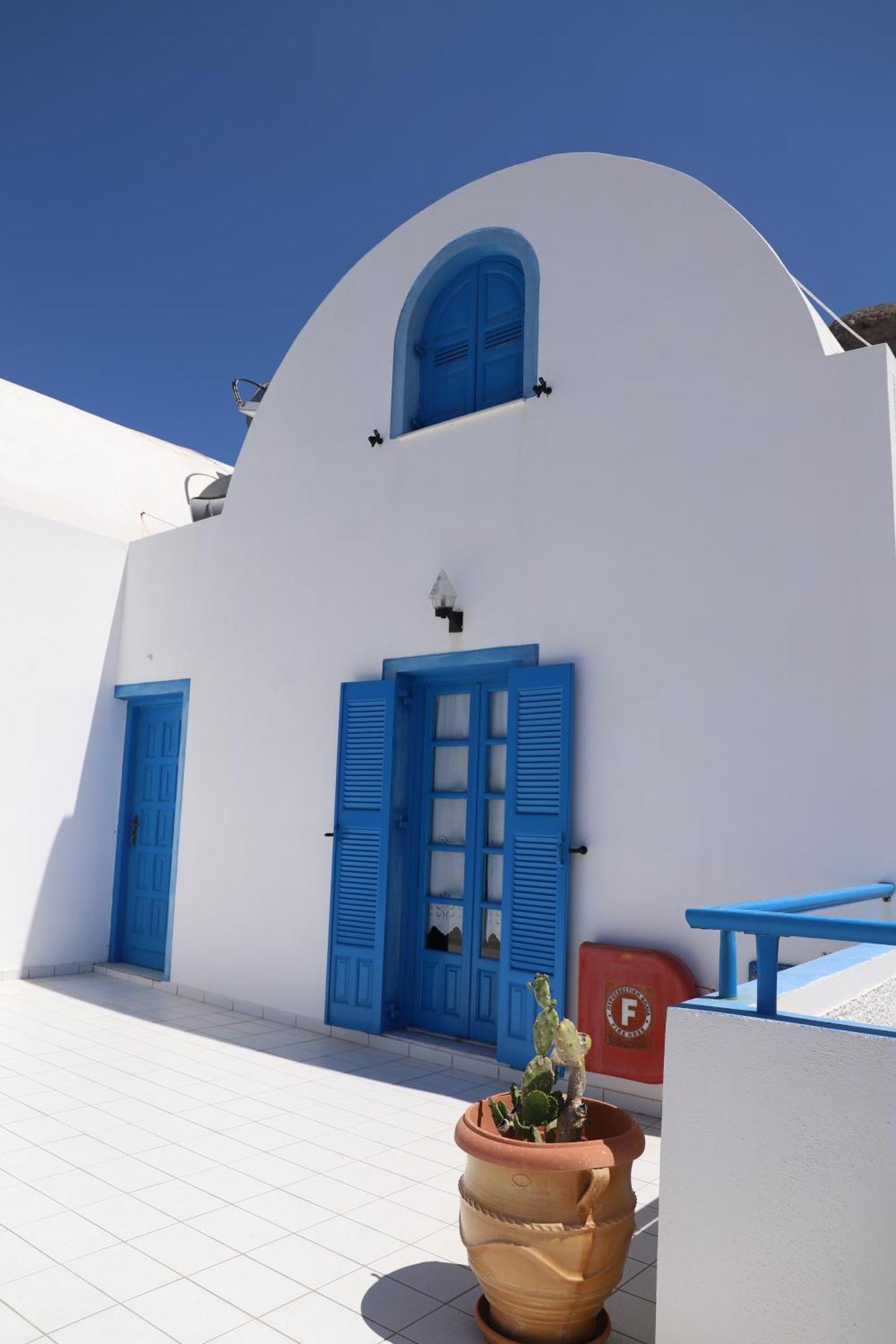 Santorini Seaside Retreat - Flora'S Summer Escape Perísza Kültér fotó
